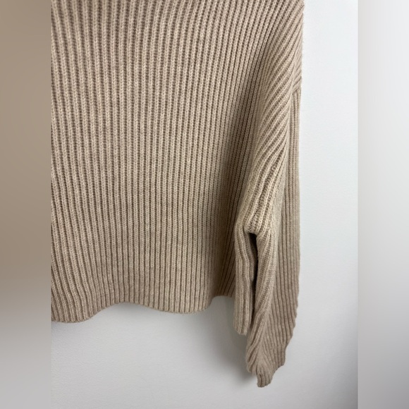DRESS FORUM Ribbed Cream Turtleneck Sweater SIZE S - Picture 9 of 13
